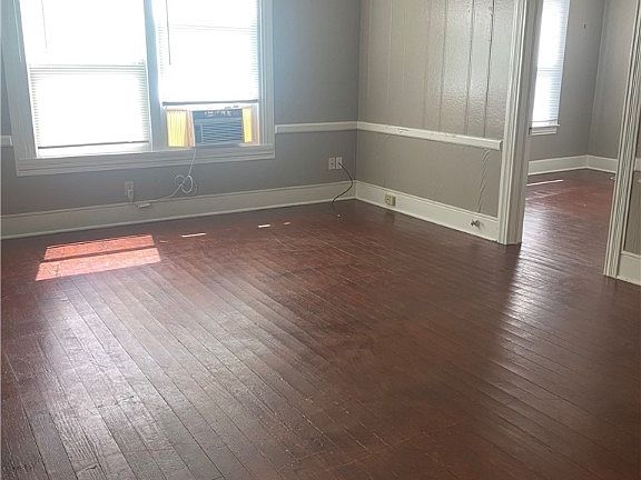 2nd image of 309 E 2nd St