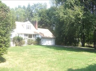 5 Dater Ln, Saddle River, NJ 07458