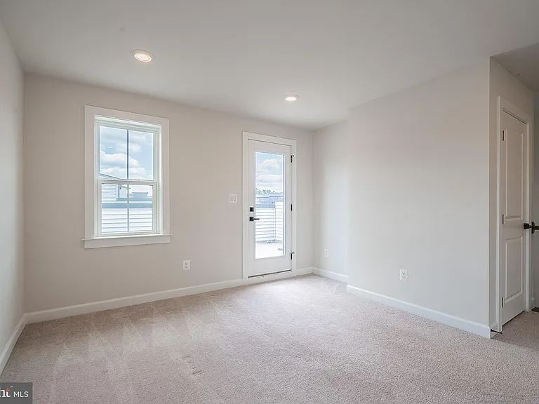 13001 Hattontown Sq — Photo 44