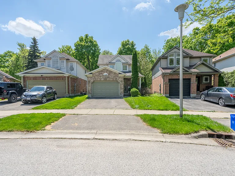 235 Rossmore Ct — Photo 2