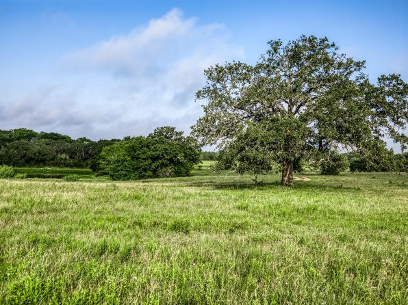 3 S Nassau Rd, Round Top, TX 78954