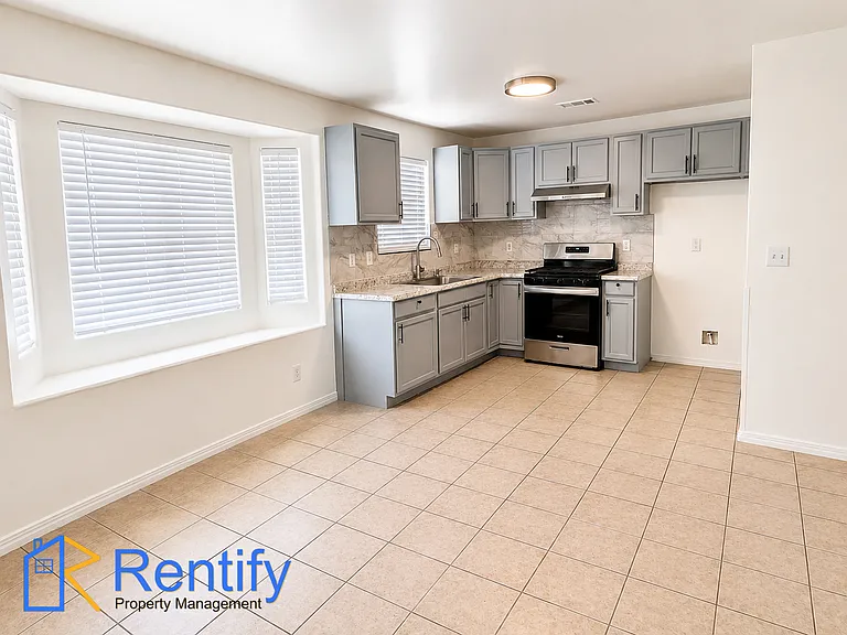 209 E Moneta Ave #B — Photo 7