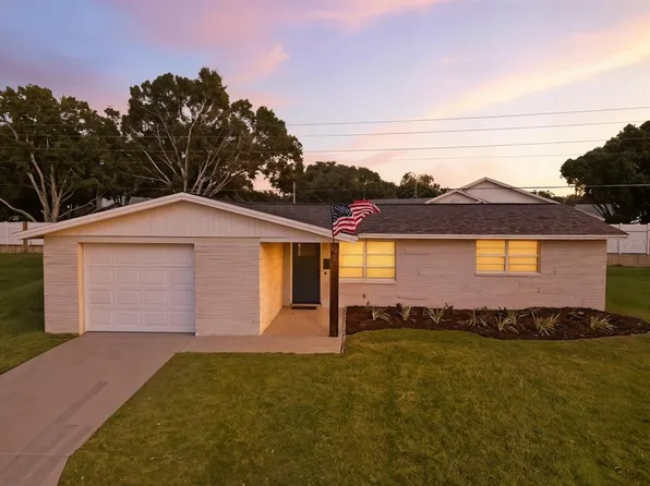 2721 Flint Isle Pl, Holiday, FL 34691