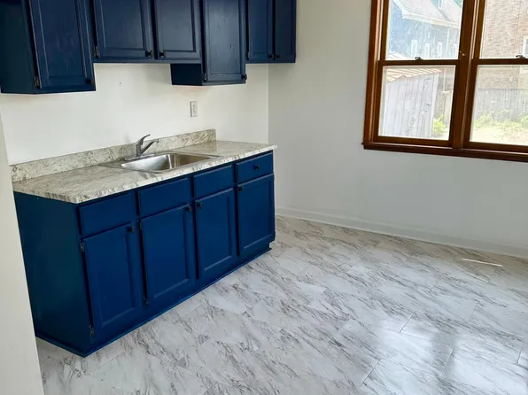 2933 N Weil St, Milwaukee, WI 53212