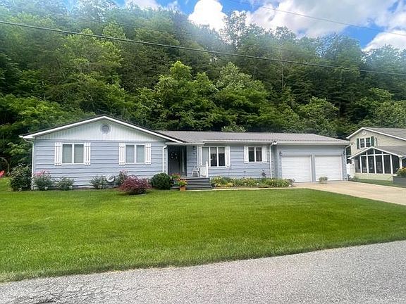 2nd image of 28 Rachel Ct