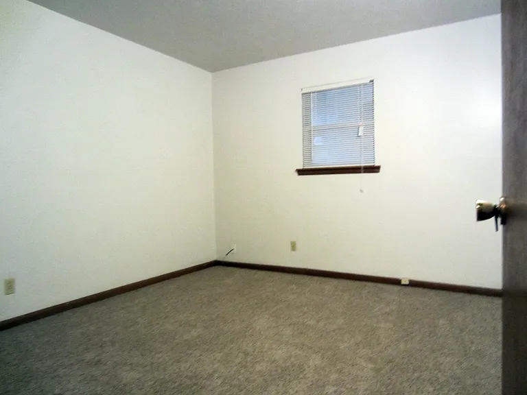 Bedroom 2_09122013