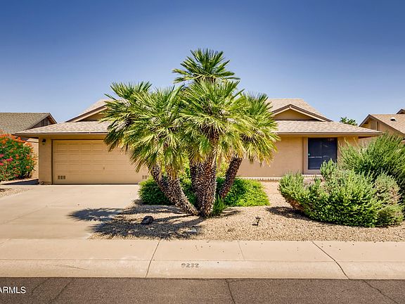 3rd image of 9232 W Kimberly Way