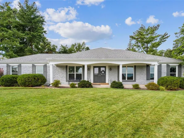 359 Country Glen Ln, Saint Louis, MO 63141
