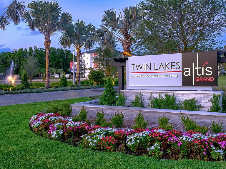Altis Grand Twin Lakes — Photo 15