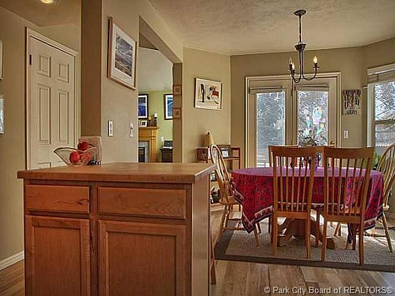 5th image of 7947 N Springshire Dr