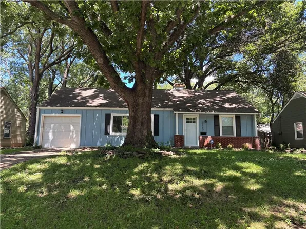 2320 W 76th St, Prairie Village, KS 66208
