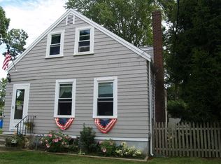 16 Ivy St, Wareham, MA 02571