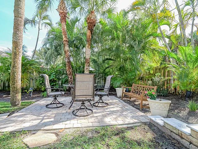 1425 Treasure Cove Ln — Photo 50