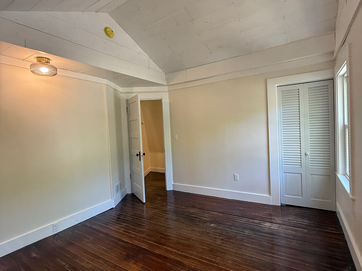 2 bed, 700 sqft, $1,850 — Photo 2