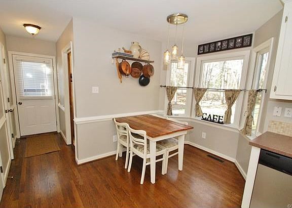 Eat-in Bay Window, beautiful hardwood floors, a kitchen all the cooks will love!