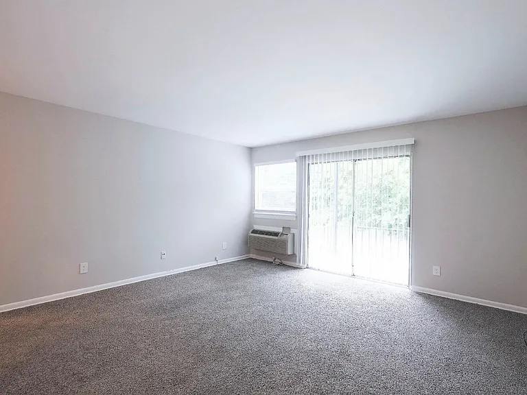Modern Living in the Heart of Northlake — Photo 50