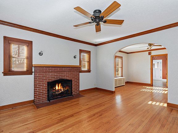 Living Room looking into spacious dining room