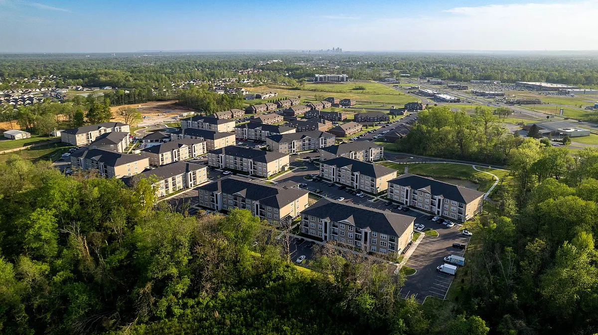 Building Photo - Lakeside Gardens