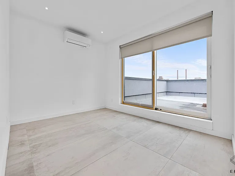 476 Maple St #4C — Photo 11