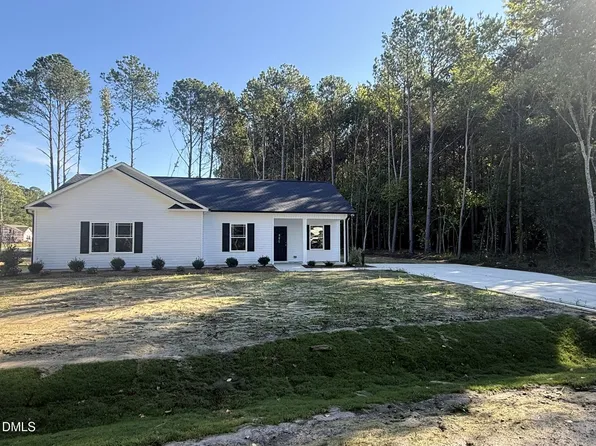 602 E Goldsboro St, Kenly, NC 27542