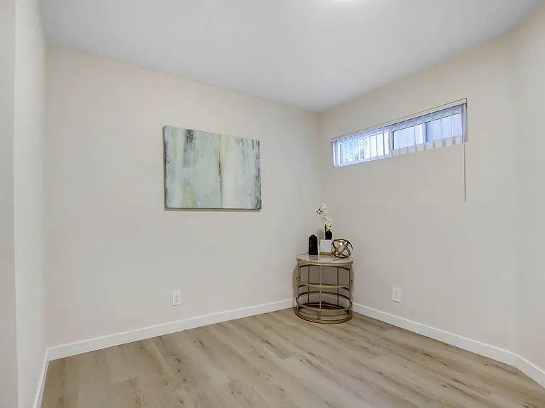 3700 Sepulveda Apartments — Photo 32