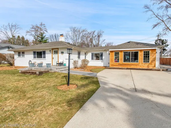 110 Blanche Dr, Troy, MI 48098