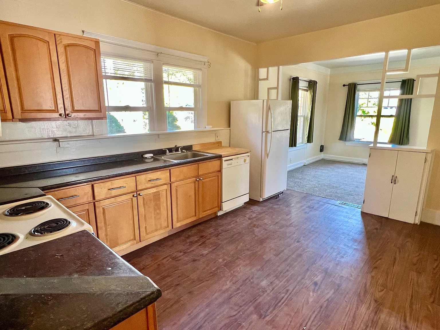 2 bed, 1290 sqft, $2,200 — Photo 3