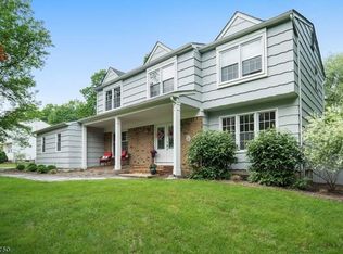 12 Sycamore Ln, Long Valley, NJ 07853