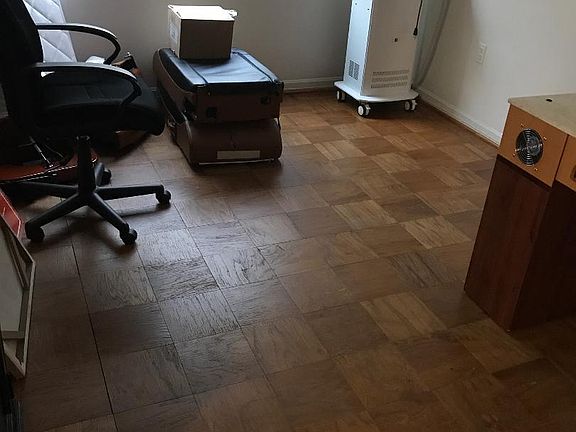 2nd image of 10 Canterbury Sq