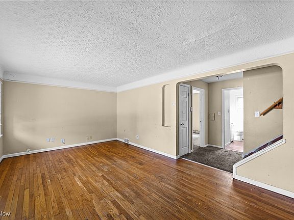 3rd image of 13216 Forestdale Dr