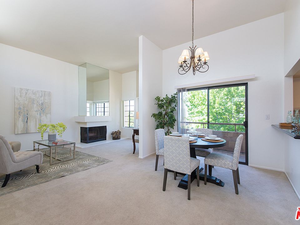 1st image of 441 E San Jose Ave Unit 305
