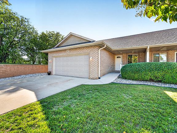 3rd image of 539 Bolson DRIVE
