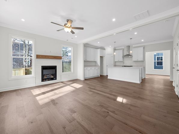 virginia-beach-virginia-446748317 picture