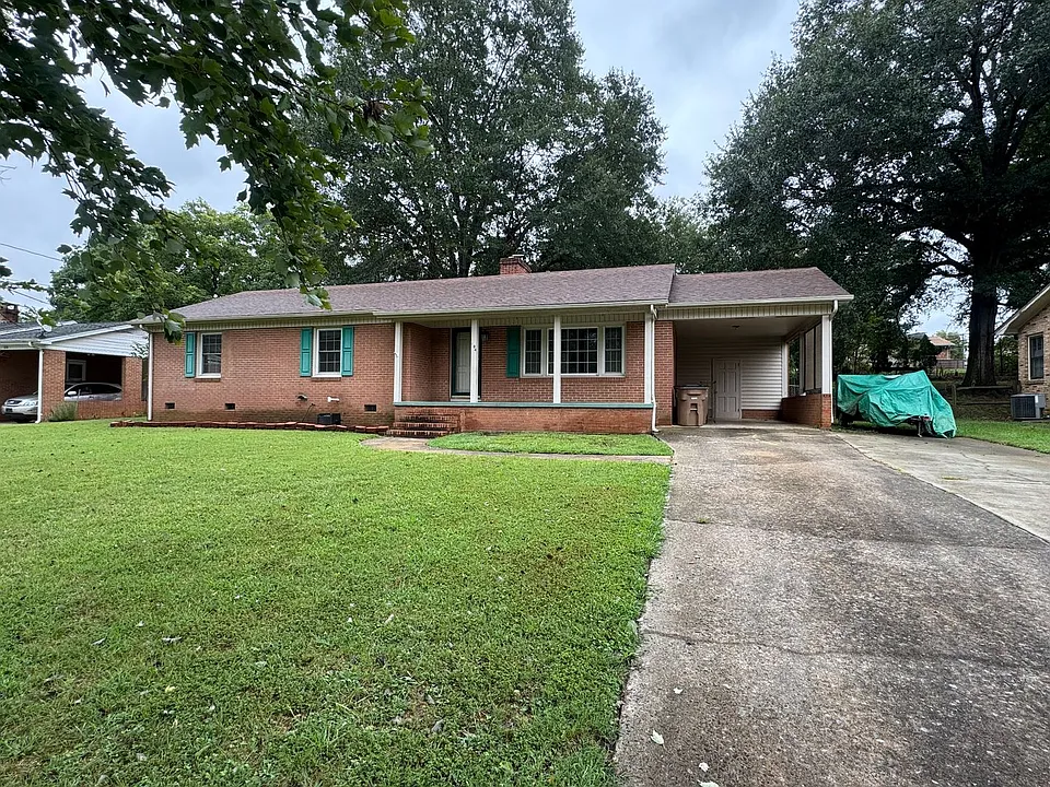 104 Kenwood Dr