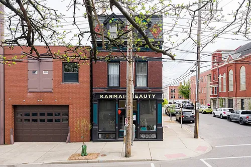 737 York St Photo 1