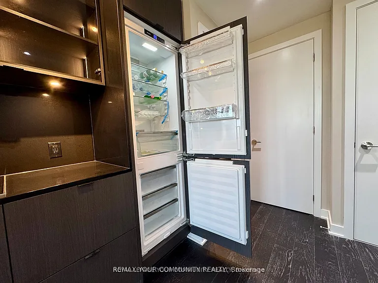 11 Yorkville Ave #2114 — Photo 6