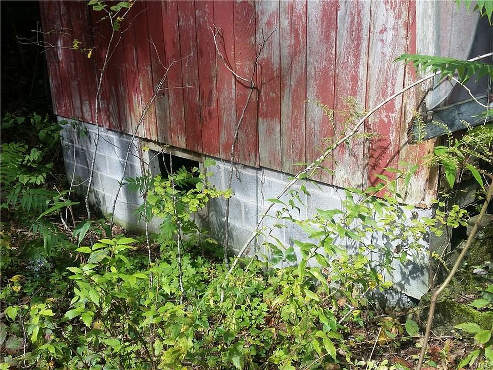 2nd image of 147 Merrill Creek Rd