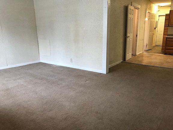 5th image of 597 Grant St