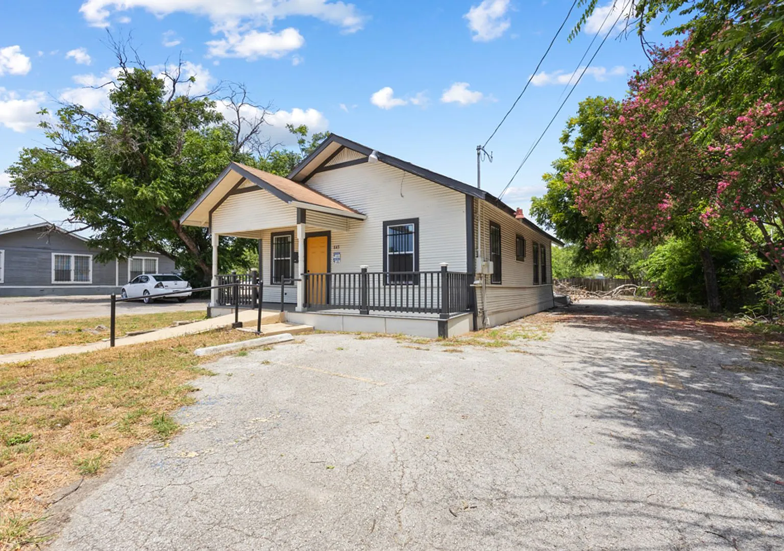 2 Bedroom/1 Bath Culebra Park Subdivision — Photo 1