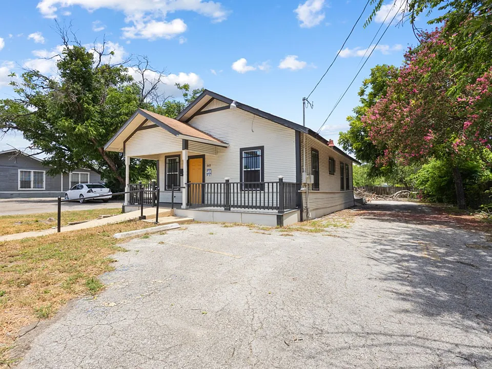 843 Culebra Rd