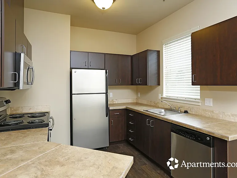 Plumtree Apartments — Photo 44