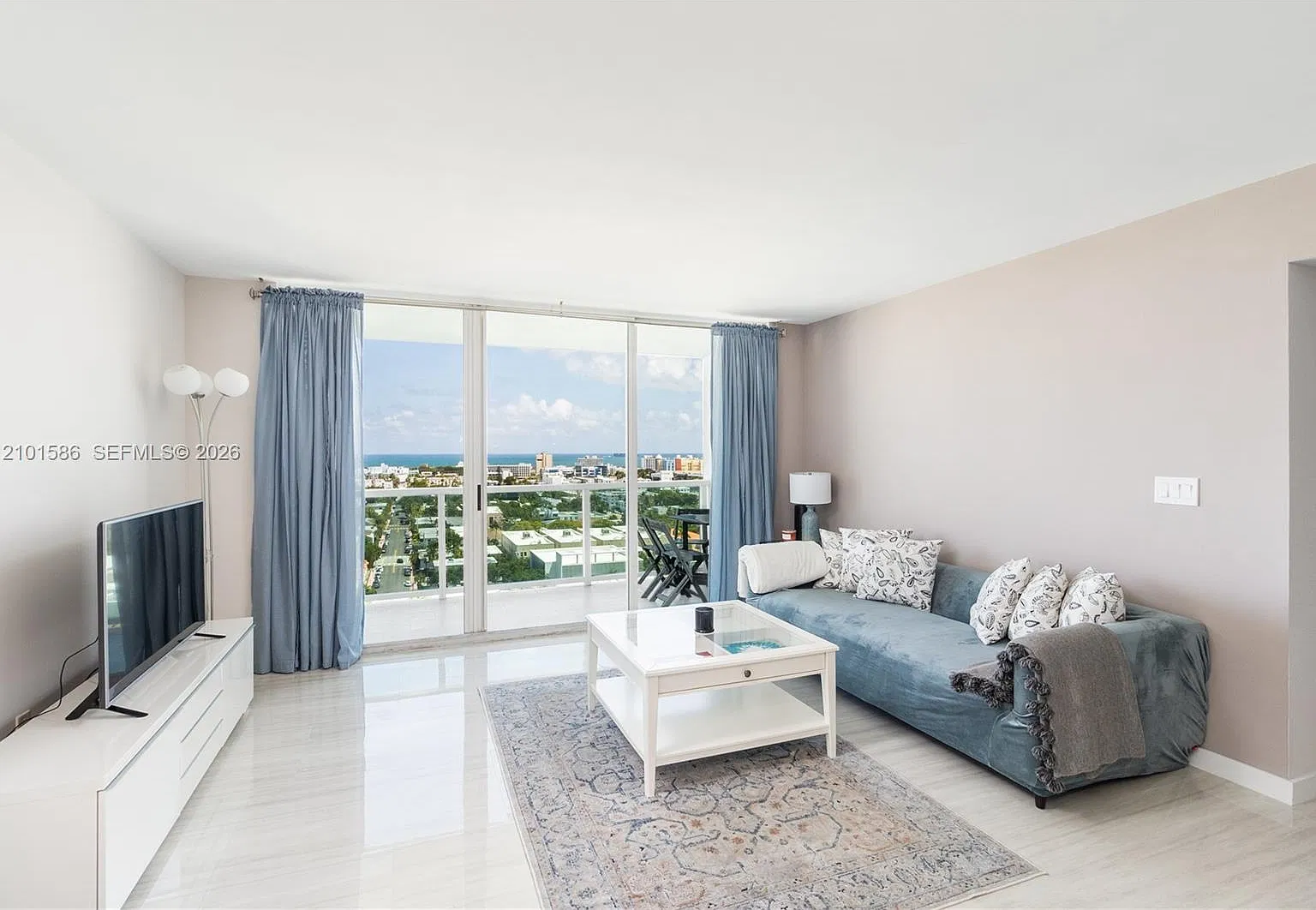 The Floridian Condo — Photo 3