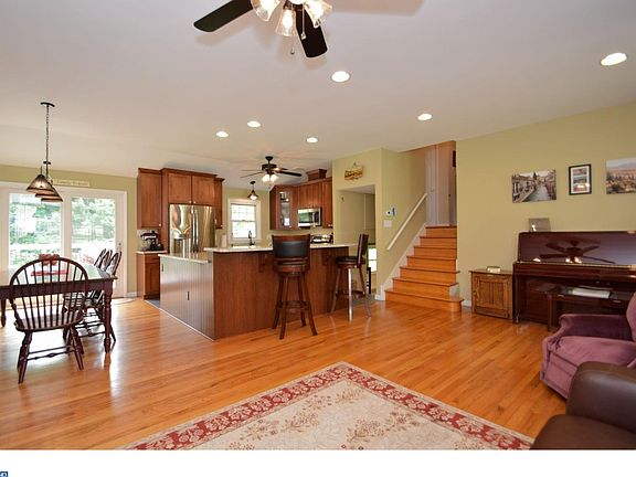 4th image of 604 Pennypacker Ave