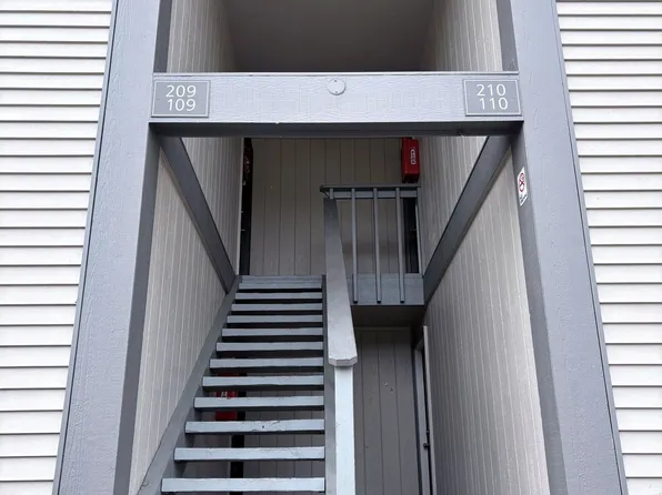 Olympic Sunset, 6634 Tacoma Mall Blvd APT 214, Tacoma, WA 98409