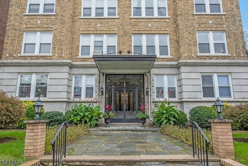 1st image of 45 N Fullerton Ave APT 201