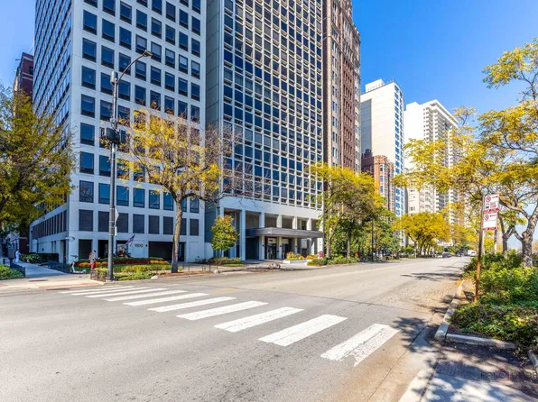 1110 N Lake Shore Dr APT 31N, Chicago, IL 60611