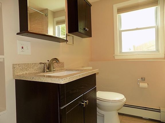 5th image of 65 Lincoln St #B