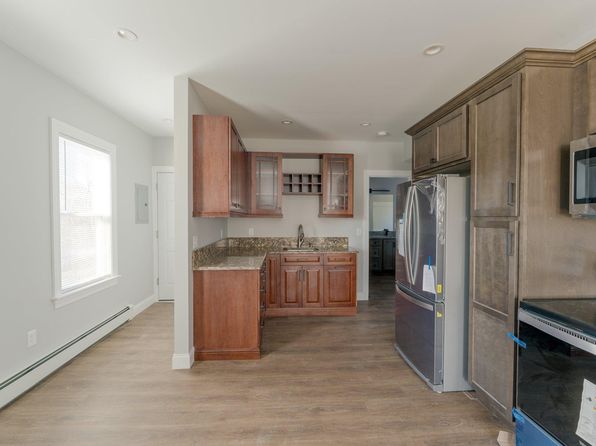 59 Fairlawn Ave Floor 3