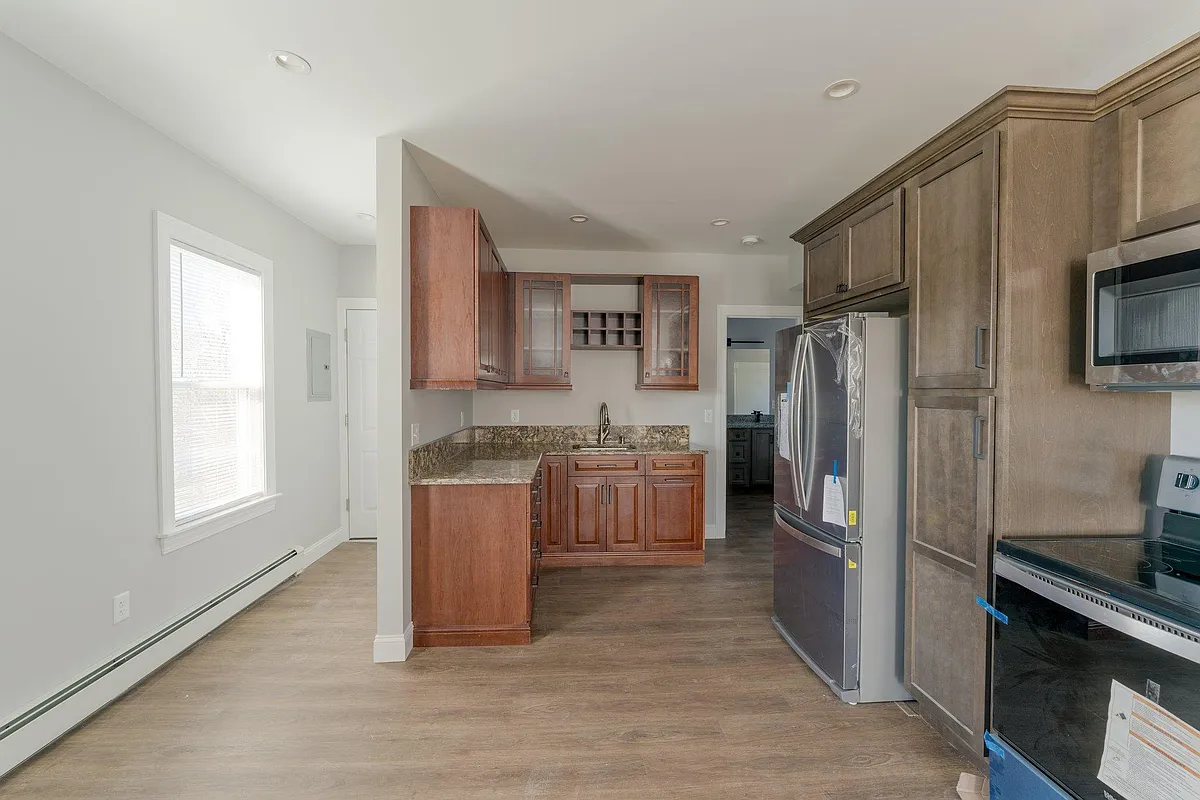 Building Photo - 59 Fairlawn Ave #3
