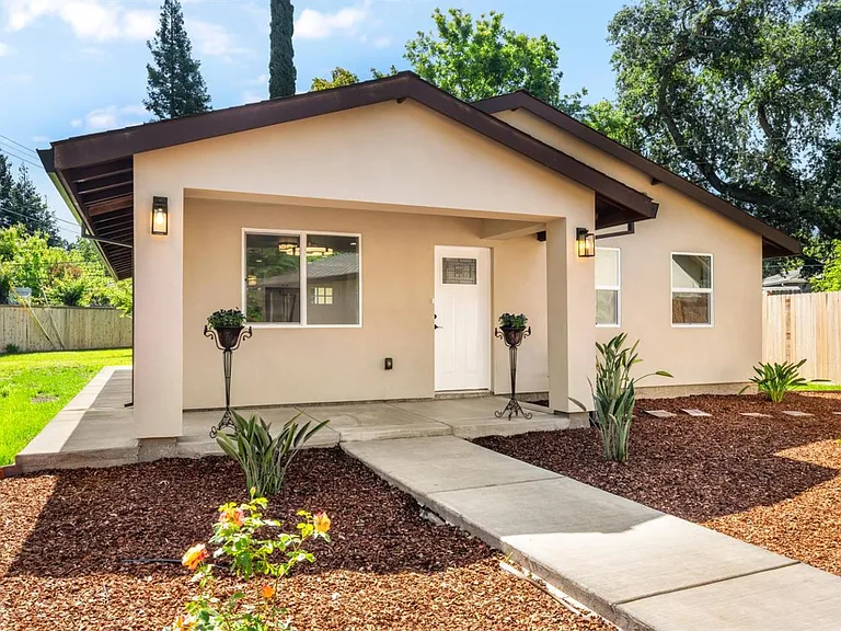 6122 Friendly Ct — Photo 2